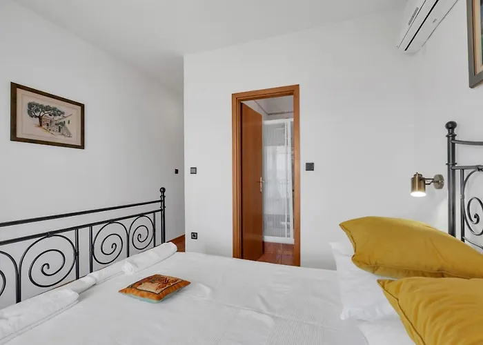 79-1 Guest house Duce