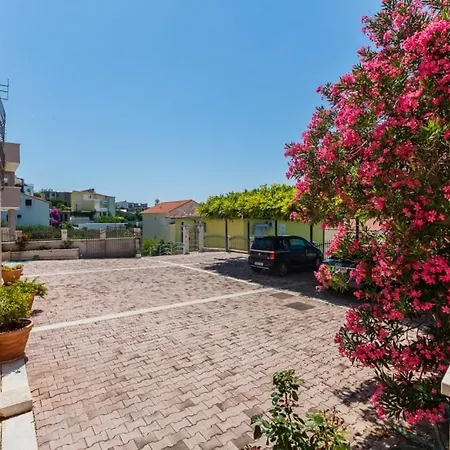 Maison d'hôtes 79-1 Duće